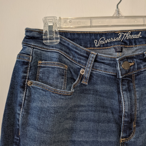 Universal Thread curvy skinny blue jeans - Picture 2 of 5